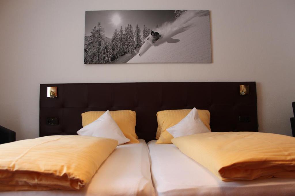 Hotel Garni Dorfblick Sankt Anton am Arlberg Habitación foto